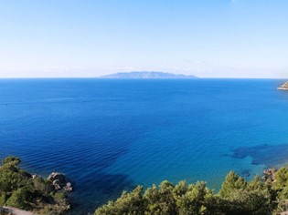 Argentario, la dolce vita nel promontorio dei re Turismo blasonato da Beatrice d’Olanda a Costantino di Grecia