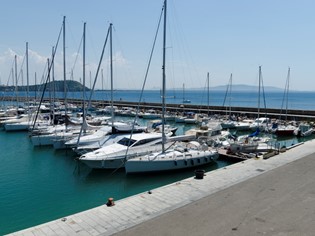 Dove sono gli yacht; racconti di un ancoraggio italiano